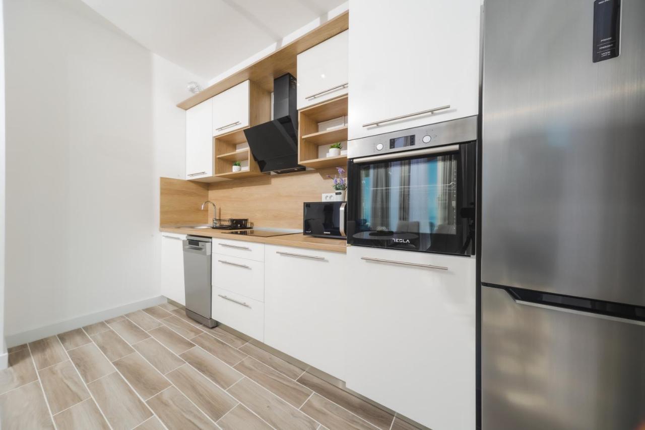 Skyline Vista Apartment เบชิชิ ภายนอก รูปภาพ