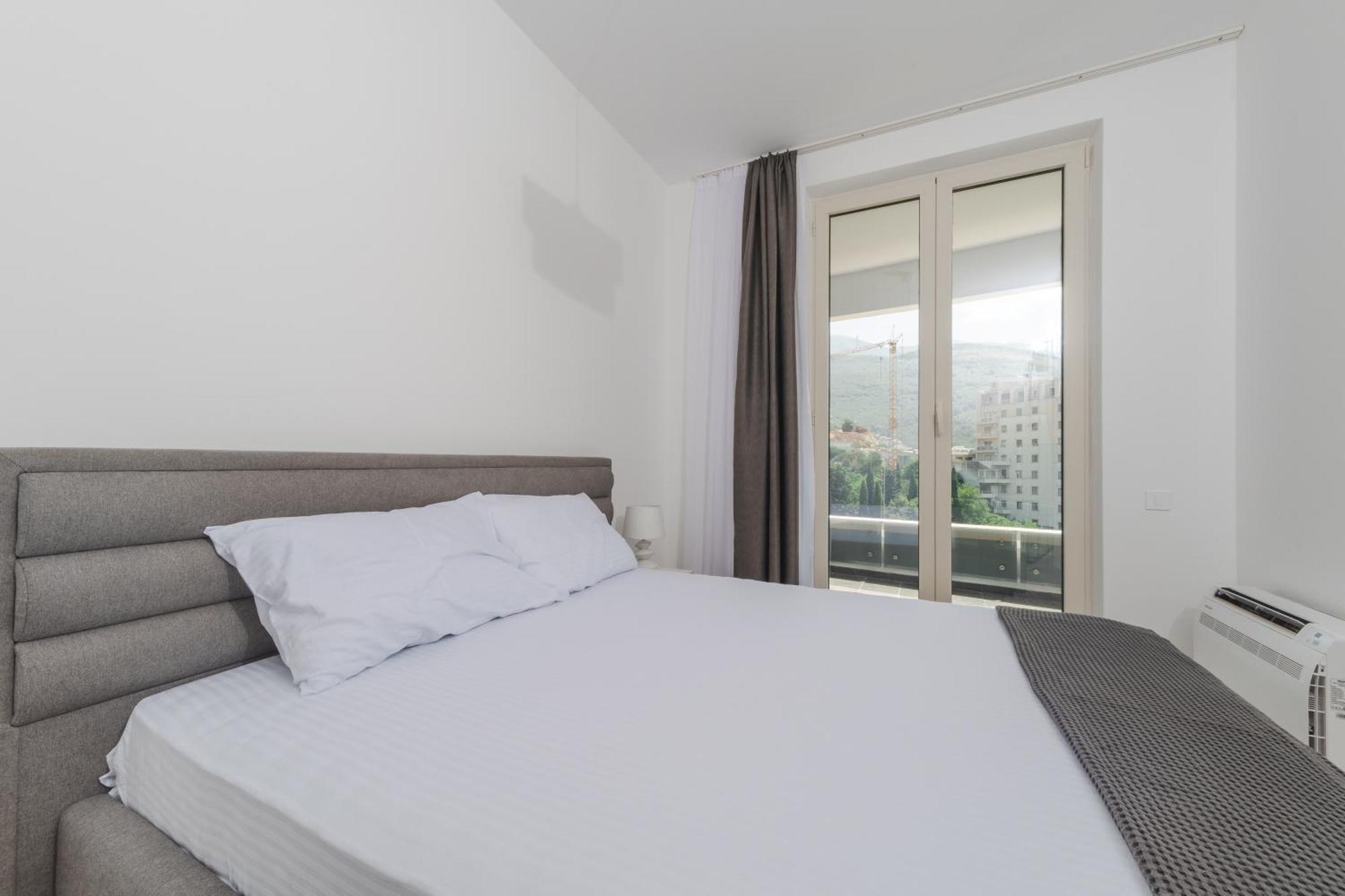 Skyline Vista Apartment เบชิชิ ภายนอก รูปภาพ